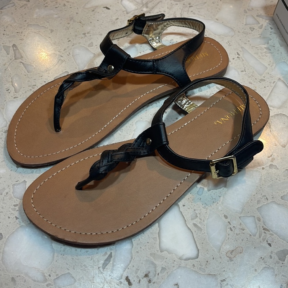 Shoe - Picture 3 of 6